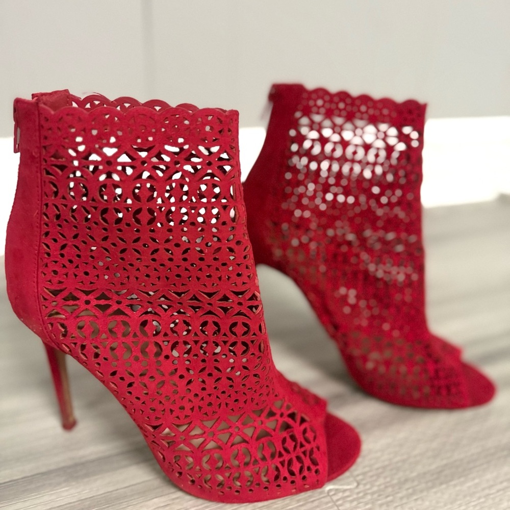Aldo Women’s size 7.5 Elegant Red Peep-Toe Heels